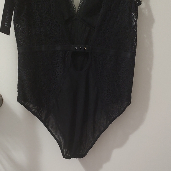 Sophie B. Black Lace Bodysuit - Picture 5 of 5